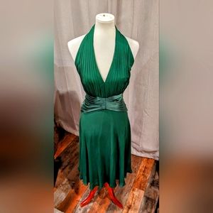 VNTG Tadashi Shoji 100%Silk EmeraldGreen halter dress w/pleating details size 10